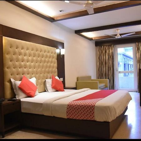 Metropolis Tourist Home New Delhi Ngoại thất bức ảnh