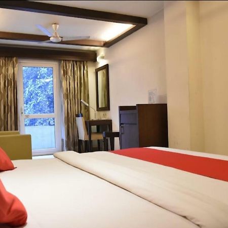 Metropolis Tourist Home New Delhi Ngoại thất bức ảnh
