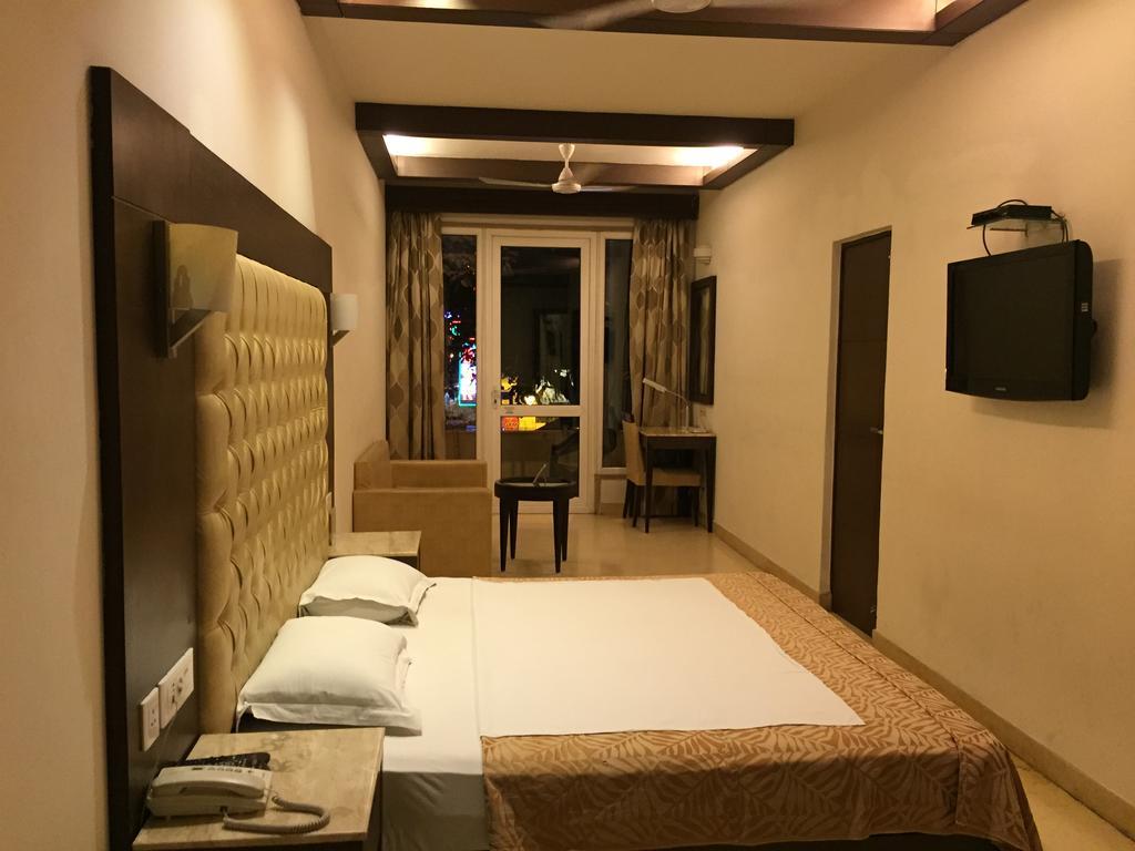 Metropolis Tourist Home New Delhi Ngoại thất bức ảnh
