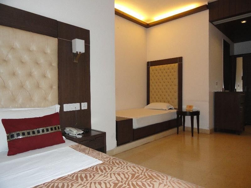 Metropolis Tourist Home New Delhi Ngoại thất bức ảnh