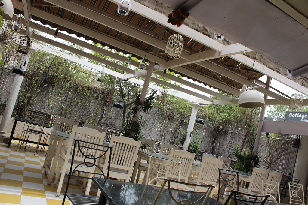 Metropolis Tourist Home New Delhi Ngoại thất bức ảnh
