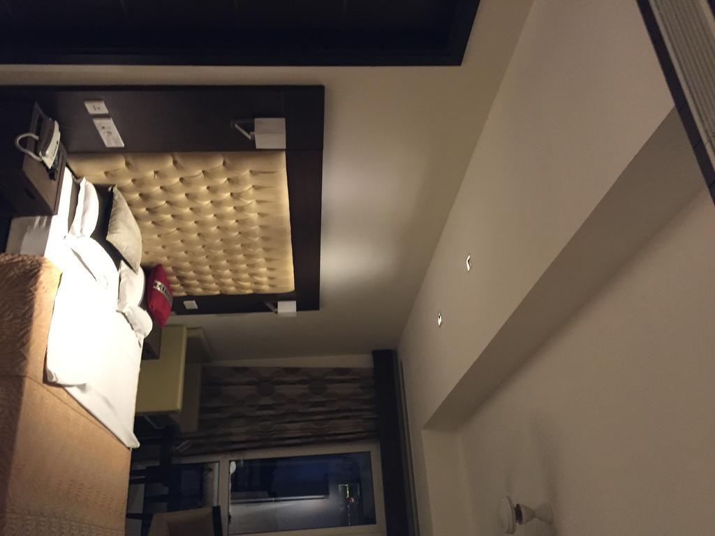Metropolis Tourist Home New Delhi Ngoại thất bức ảnh