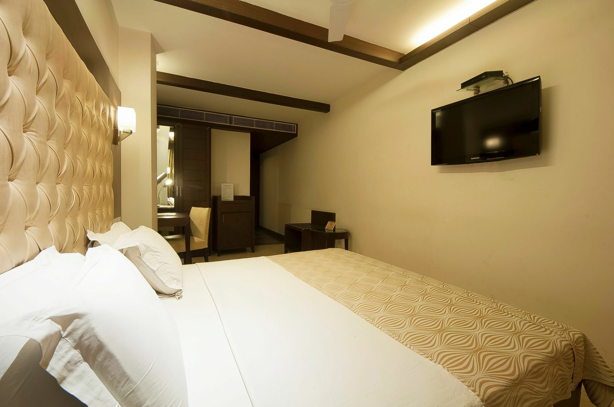 Metropolis Tourist Home New Delhi Ngoại thất bức ảnh