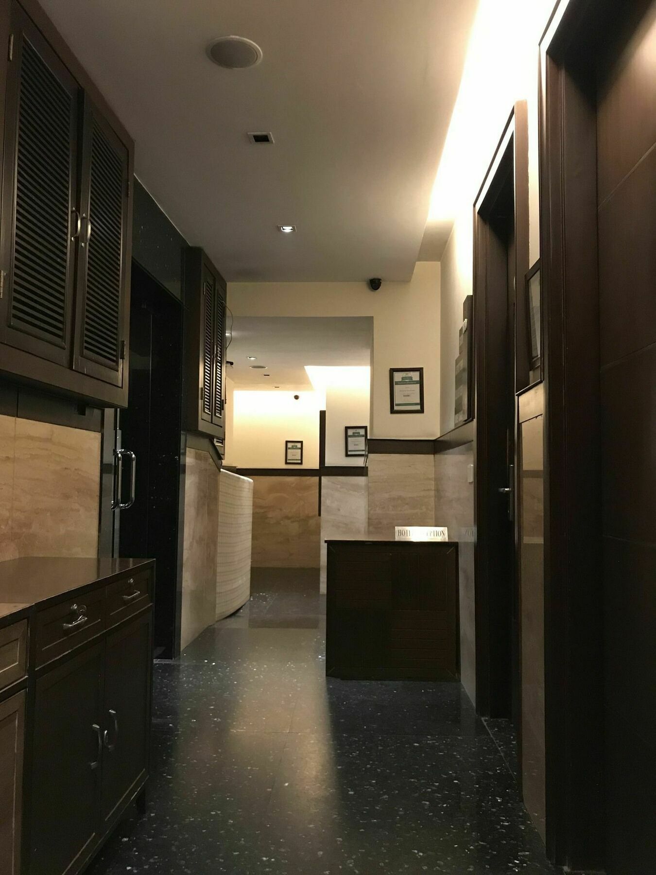 Metropolis Tourist Home New Delhi Ngoại thất bức ảnh
