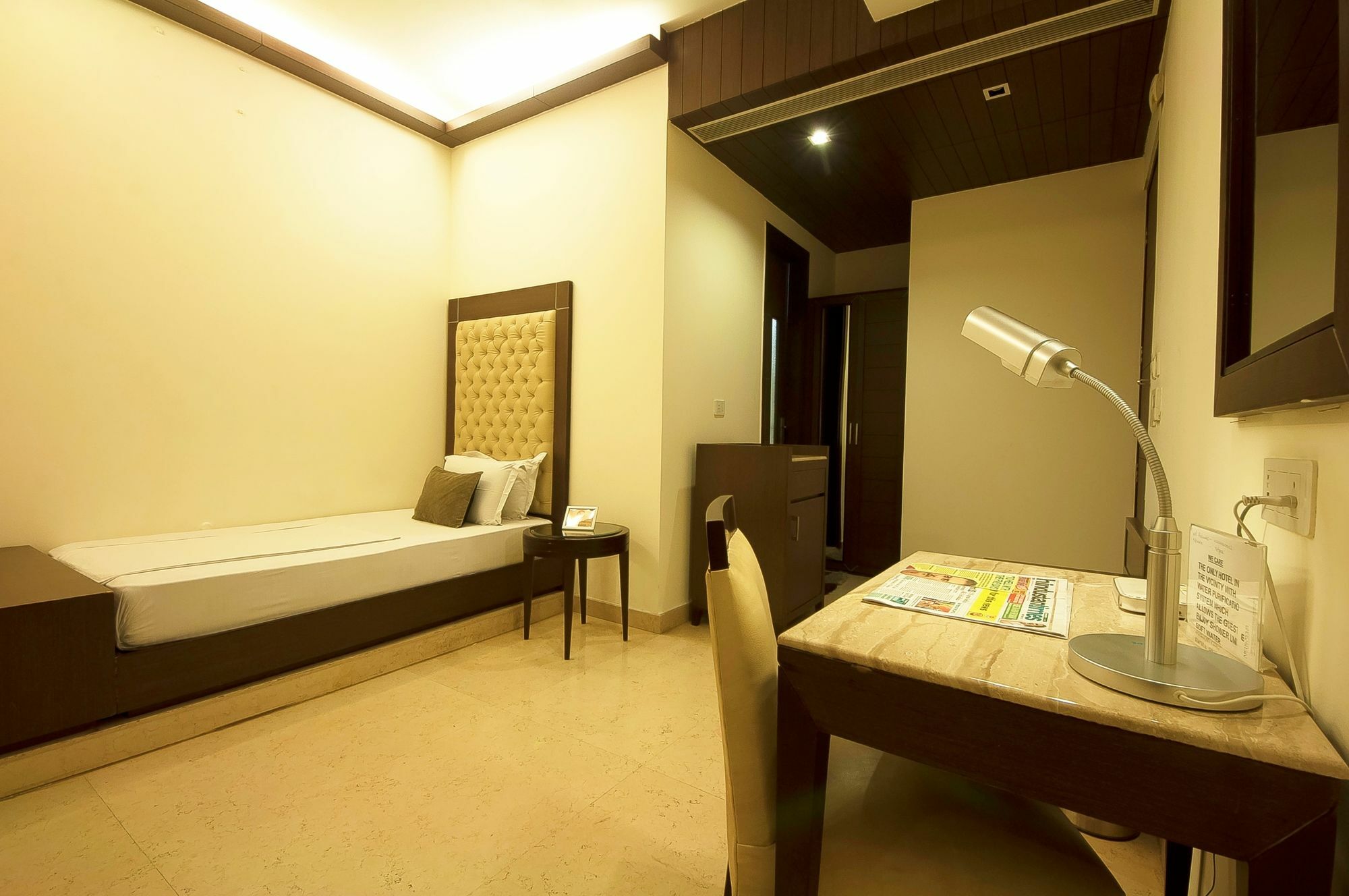 Metropolis Tourist Home New Delhi Ngoại thất bức ảnh