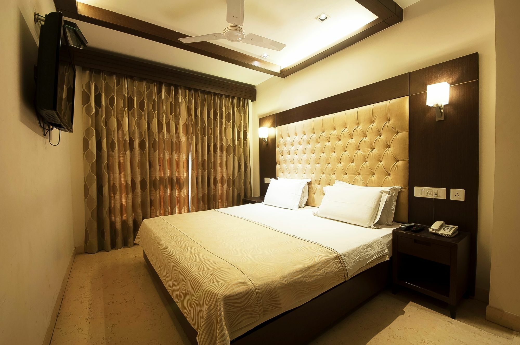 Metropolis Tourist Home New Delhi Ngoại thất bức ảnh