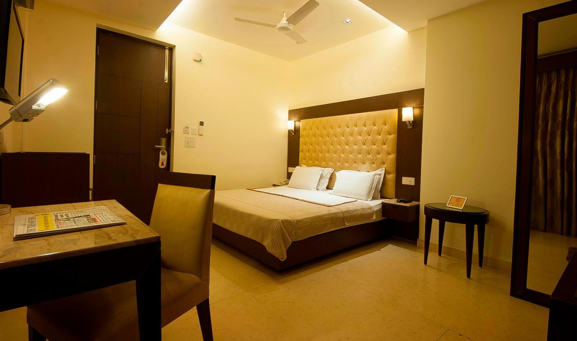 Metropolis Tourist Home New Delhi Ngoại thất bức ảnh