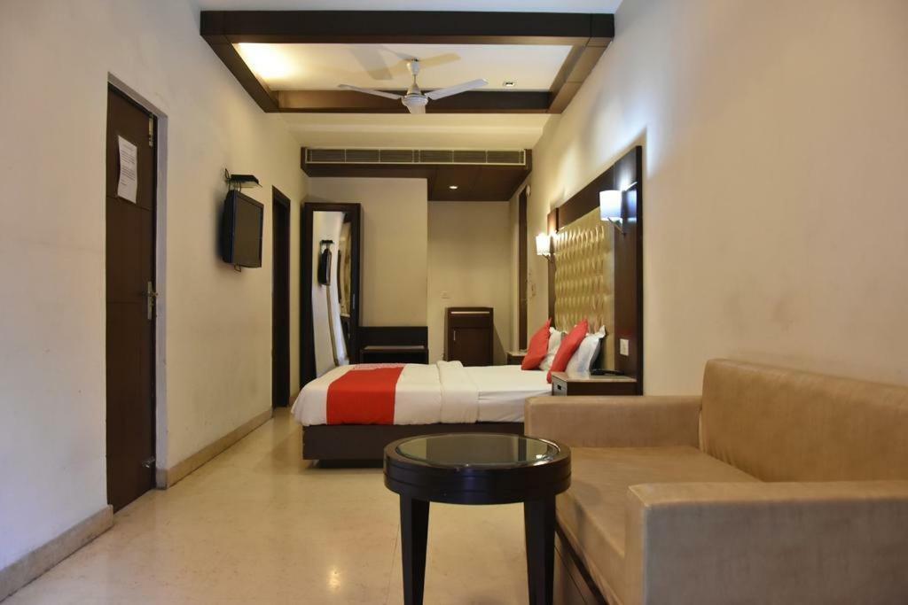 Metropolis Tourist Home New Delhi Ngoại thất bức ảnh