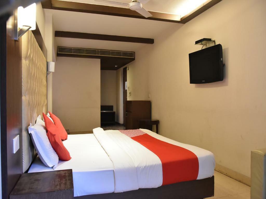 Metropolis Tourist Home New Delhi Ngoại thất bức ảnh