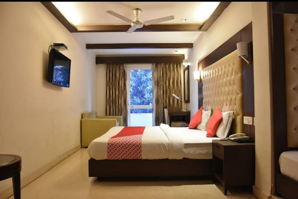 Metropolis Tourist Home New Delhi Ngoại thất bức ảnh
